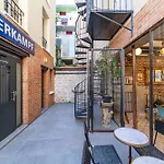 Fraternity-Hotel