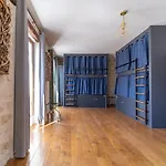 Fraternity-Hotel