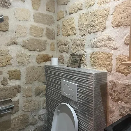 Ostello Fraternity-hotel Parigi